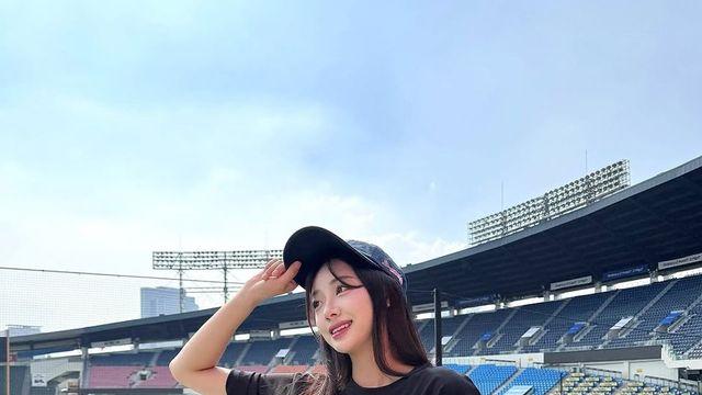 우수한, 응원은 뒷전? 야구장 시선 강탈한 '힙스터' 출근룩