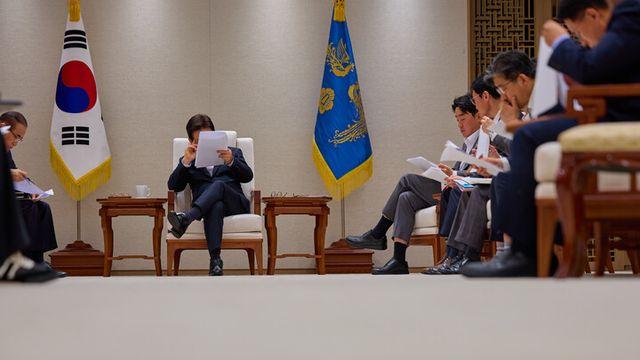 이 대통령, 베트남 특사단장 박창달 전 의원으로 교체
