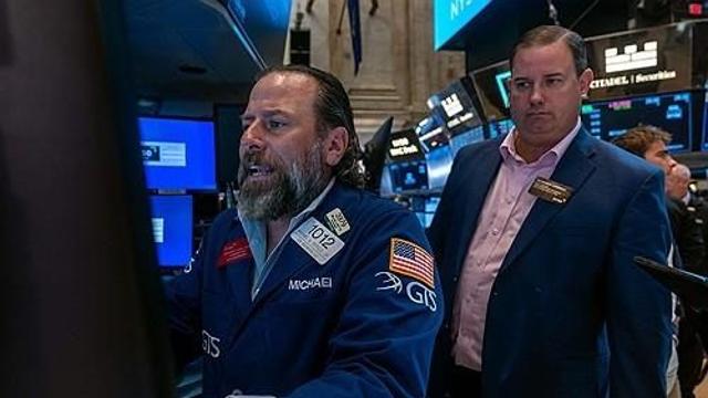 U.S. Economy Braces for ‘Monster Week’ Amidst Tariff Talks and Fed Deliberations