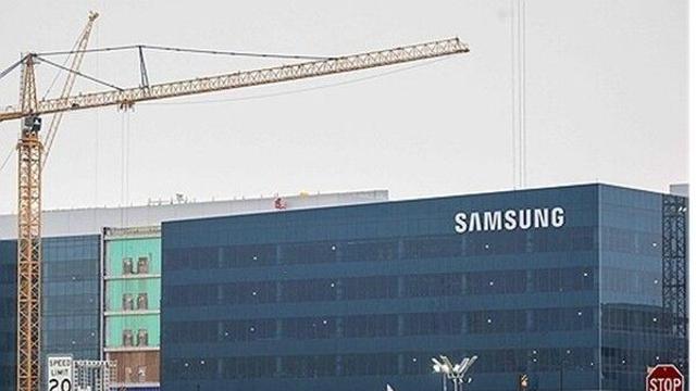 머스크, 삼성전자에 AI칩 생산 맡긴다…테슬라 주가 4% ↑