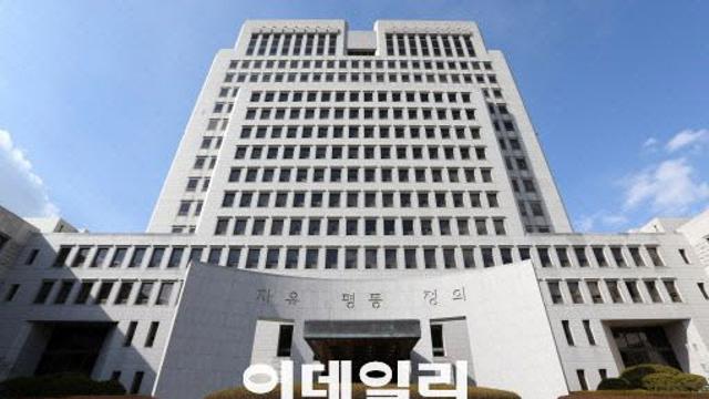 '부산 법원 앞 살인사건' 가해자 무기징역 확정