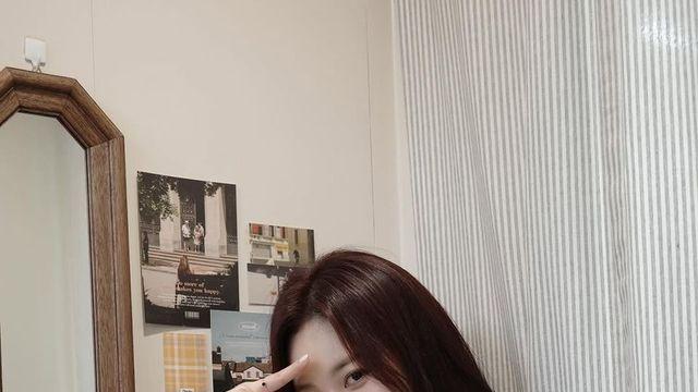 걸스데이 유라, 작정하고 ‘분위기 여신’ 등극? 남심 저격한 ‘어깨 트임’ 니트