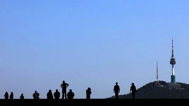 [오늘의 날씨] 맑은 날씨 속 중부내륙 소나기···제주는 구름 많아
