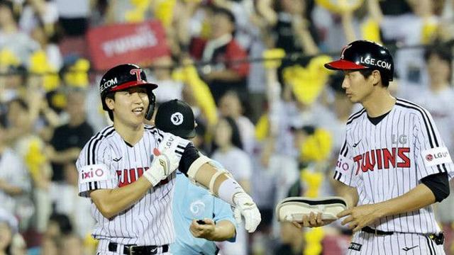 2위 LG, KT 꺾고 1위 한화 2경기차 압박…롯데 6연승·KIA 7연패(종합)