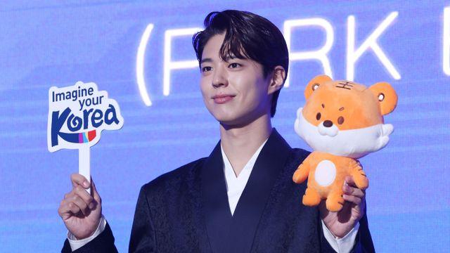 뉴진스 지우고 ‘박보검’ 얼굴로…문체부 ‘한국관광’ 키우기 본격화