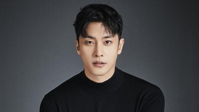 성훈, 화제작 '아이쇼핑'서 젊은 대통령으로 등장