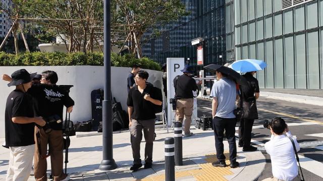 尹, 김건희 특검 소환 불응…특검 