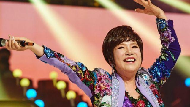 ‘트로트 여왕’ 김연자, 무대 뒤 숨은 철학…”의상비만 10억 넘는다” (‘라스’)