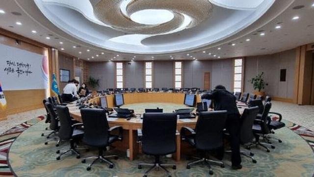 이재명 정부 첫 '시·도지사 간담회'...이전 정부와 다를까