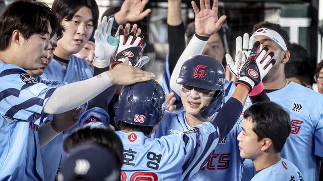롯데 승승승승승승! 손호영 홈런+3타점, NC 6-4 눌렀다…3실책도 이겨냈다 [사직:스코어]