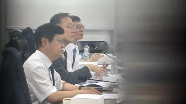 당정, 법인세 25%로 정상화…대주주 기준 50억→10억원(종합)
