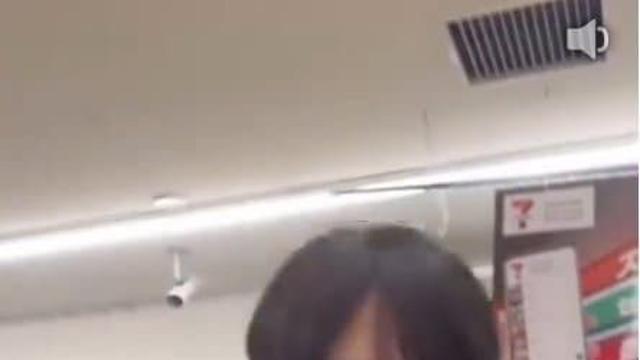 월급날에 신난 일본직장인. 어른이 되었음을 실감할 때