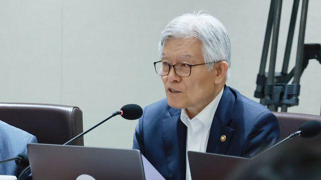 ‘막말 논란’ 최동석 사과…“거친 표현으로 심려 끼쳐 죄송”