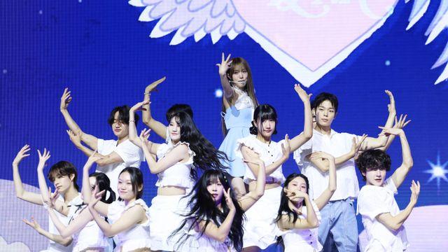 “무대 위 행복한 예나, 그게 내 추구미”…최예나, ‘예나 코어’에 답하다 [종합]
