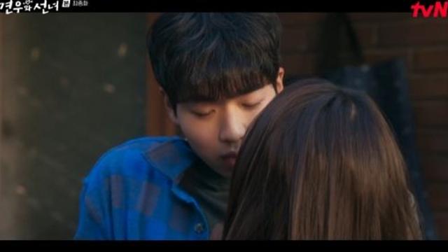 '견우와 선녀' 악귀 조이현, 차강윤에 입맞춤 
