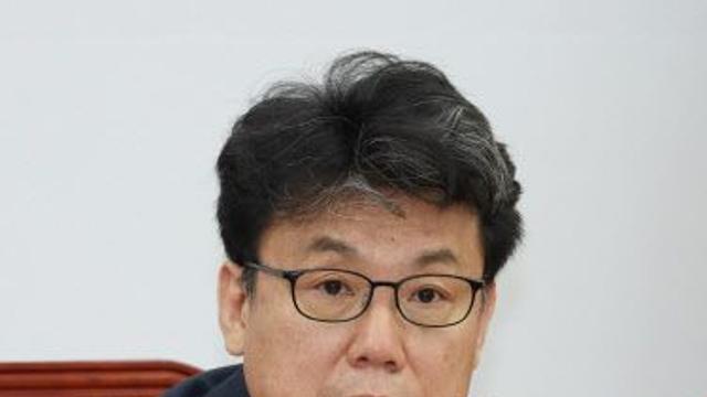 與 