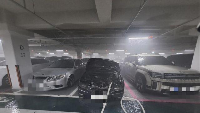군산 아파트 지하주차장서 불…차량 3대 등 피해