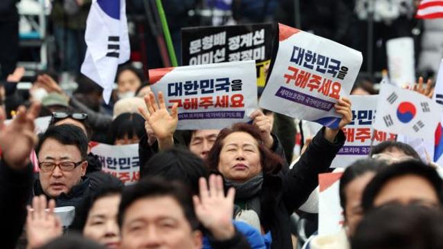국힘, ‘극우 아스팔트’와 불편한 동행…절연이냐 공존이냐