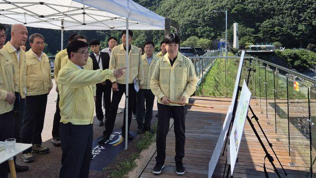 김성환 환경부 장관, 소양호 녹조발생 현장 점검