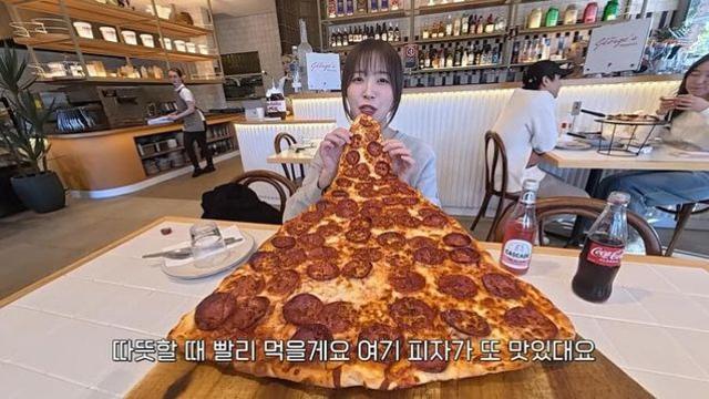 피자 2조각 먹다가 남긴 쯔양..jpg