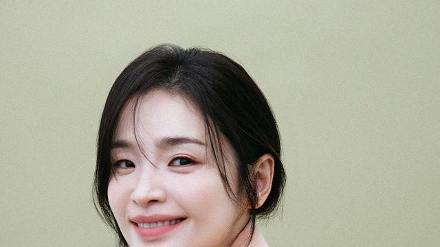 ‘새 출발’ 전미도, 새 프로필 사진 공개…다채로운 매력 담았다