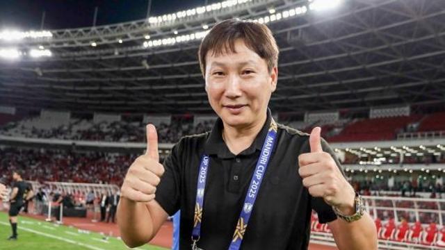 韓 감독, 역대 최초 '더블' 신화!…'김상식 매직축구' 동남아 강타, 역사도 바꿨다→베트남, 인도네시아 꺾고 U-23 '3연패'