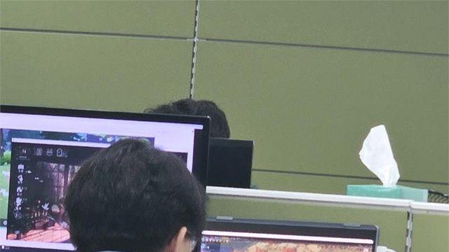 군포시 홍보팀, 근무시간 게임하는 공익근무요원 ‘방치’...“그래픽 자료 찾는다” 변명 일관한 팀장