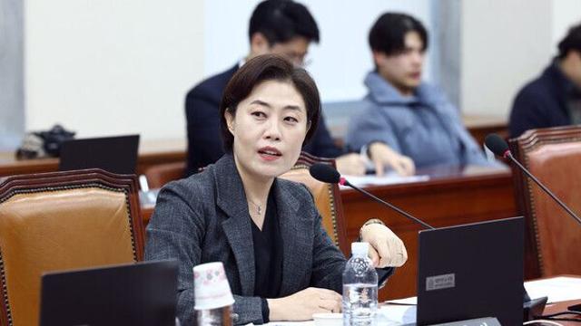조민 사례 재발 막는다… ‘가짜 스펙 방지법’ 국회 발의