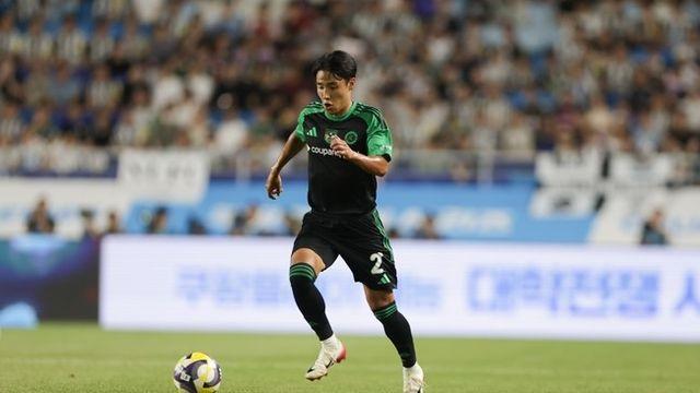 [IN STAR] 대체 발탁 선수 맞아?...'좌우 모두 가능합니다' 포항 어정원이 보여준 만능 풀백 능력