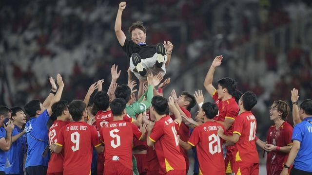 '김상식 매직' 베트남 U-23 축구대표팀, 아세안챔피언십 3연패