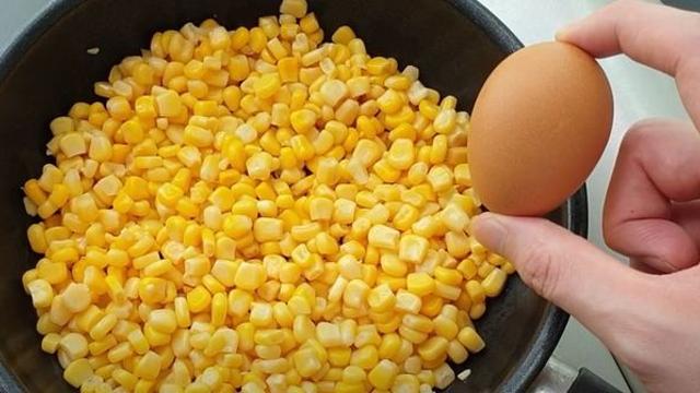 여름에 빠지면 섭섭한 옥수수, 날계란 1개만 추가하면 '반찬' 완성됩니다