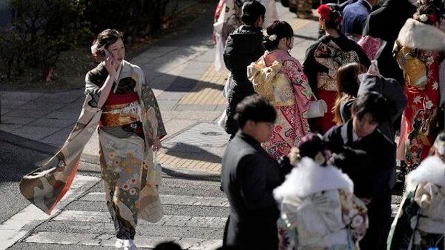 광복절에 기모노 입고 사무라이 결투?…