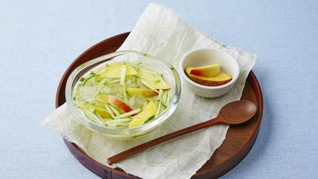[1인가구를 위한 건강밥상] 입맛 돌고 꿀잠…이만한 여름별미 없지!  ‘복숭아오이냉국’