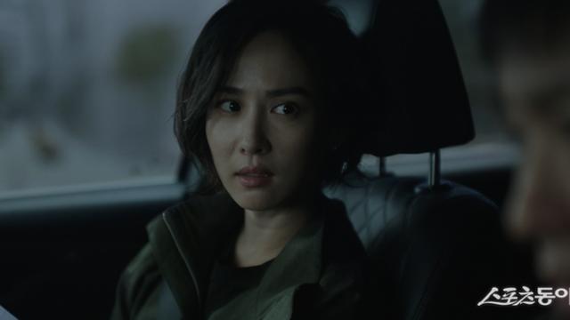 조여정, ‘좀비딸’→‘살인자 리포트’로 ‘극과극’ 스크린 접수
