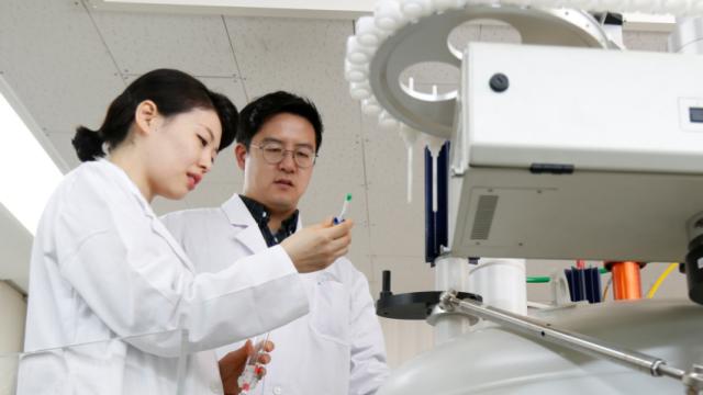 금호석화그룹, '고부가 R&D' 정면 돌파…불황 속 '미래 투자'