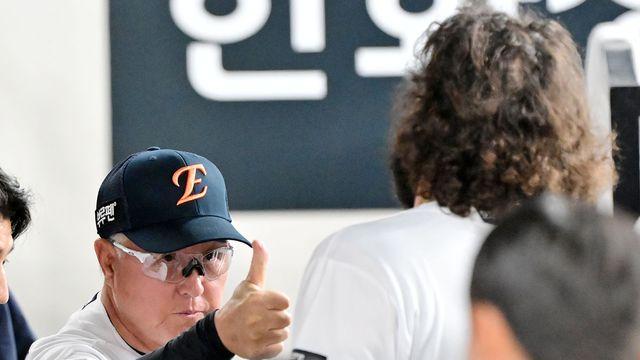 폰세 '선발 13연승' 이룬 날→김경문 감독, 한화 부임 후 '100승' 채웠다…