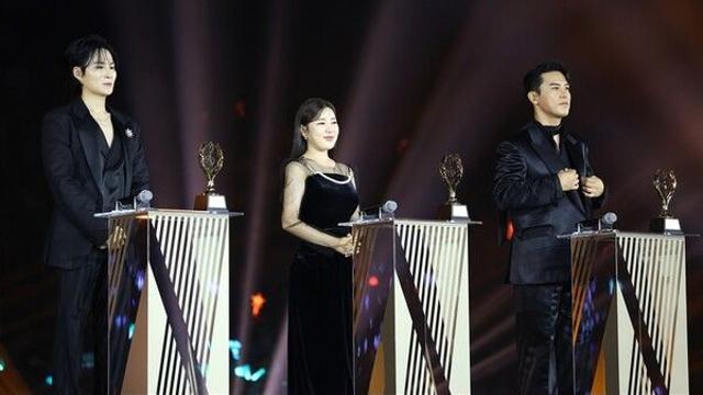 김희재-박서진-박지현-손태진-송가인-안성훈-영탁-이찬원-장민호-전유진, 10대 가수상 수상('트롯뮤직어워즈')