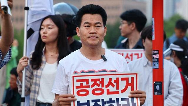 [이슈] 국힘 당대표 후보 등록시작…전한길 '후보 사전면접' 파장, '극우감별사' '막장극' 비난
