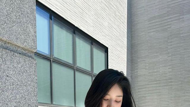 송서미 아나운서, 뉴스 대신 '분위기' 전하나? 슬리브리스 하나로 여름 K.O.