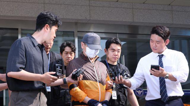 총기 살해범 검찰 송치, “아들 왜 죽였냐” 질문에 답변 회피