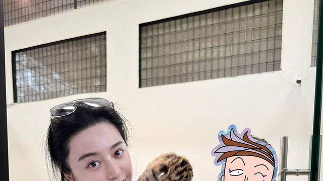 '대륙의 여신' 판빙빙, 아기 호랑이도 반한 청순 미모! 여름 미니멀 드레스룩