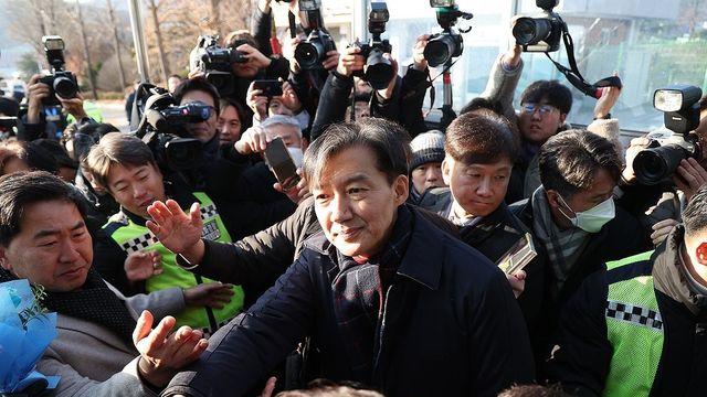 잇단 조국사면 요구…與지도부 공개언급 자제 