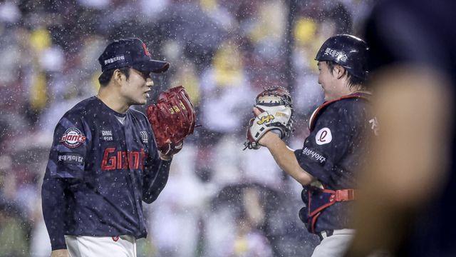 멀티이닝 소화는 기본...추격·패전조 김강현, 롯데 불펜 '언성 히어로''