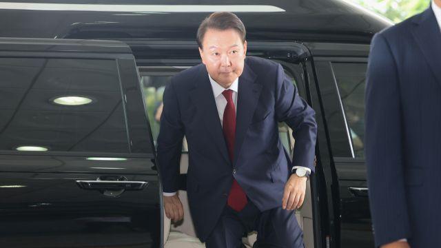 [속보] 법원, 윤석열 체포영장 발부…'김건희 특검'이 청구