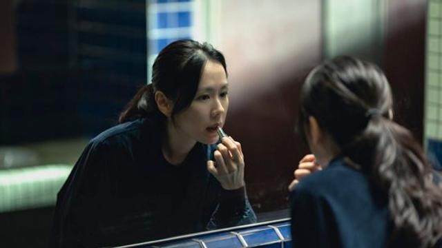 손예진, 이병헌 아내로 7년 만에 스크린 복귀…박찬욱 