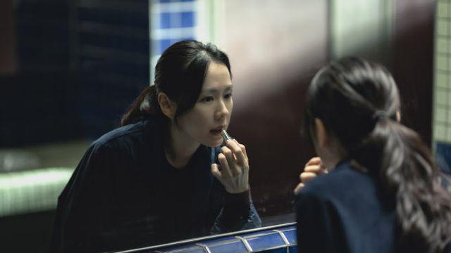 '어쩔수가없다' 손예진, 7년 만에 영화 복귀…강인한 아내로 새 얼굴
