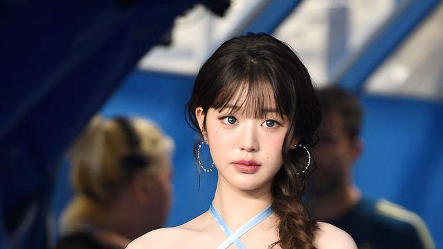 장원영 시축 룩, TPO 논란 속 