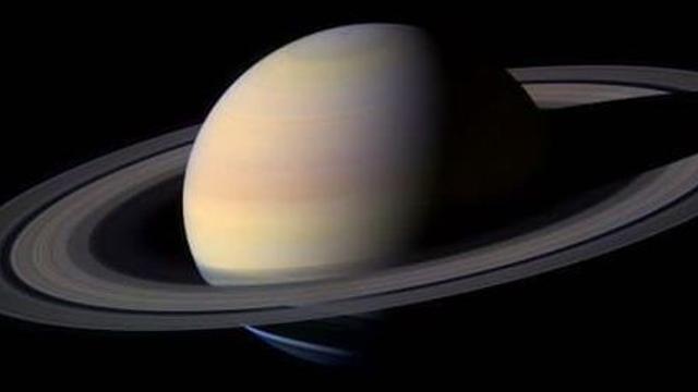 토성보다 약 640배 크기의 고리를 가진 행성