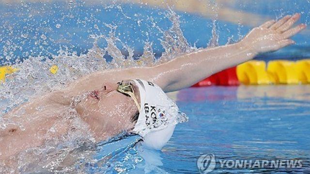 이주호 해냈다! 세계수영선수권 男 배영 200m 한국신기록+아시아 1위…결승행은 0.06초 뒤져 아깝게 무산 [싱가포르 현장]