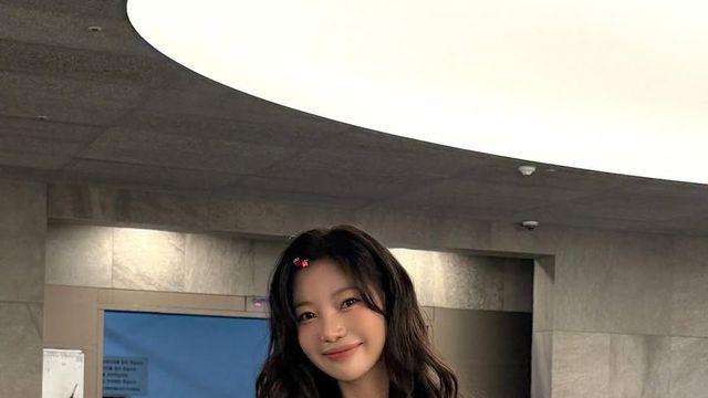 추화정, 심플하지만 남다른 워싱 데님쇼츠... 작은 핀 하나로 러블리 무드까지 올킬한 올여름 데일리룩